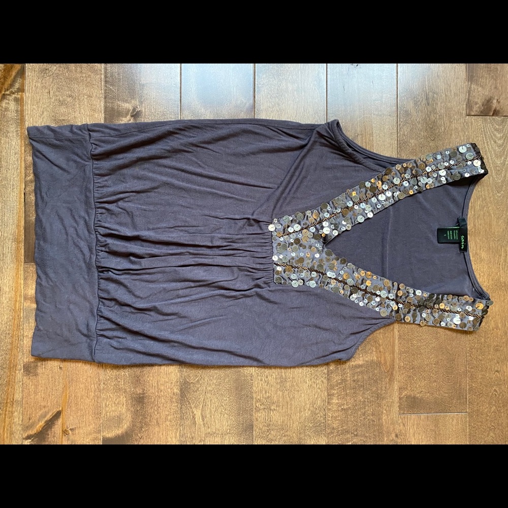 V neck top - Picture 3 of 3